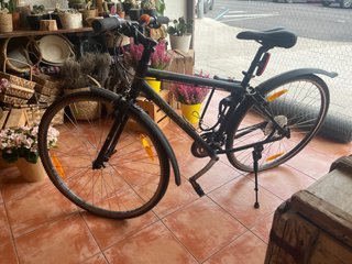 Bicicleta Kona Dew Negra con accesorios