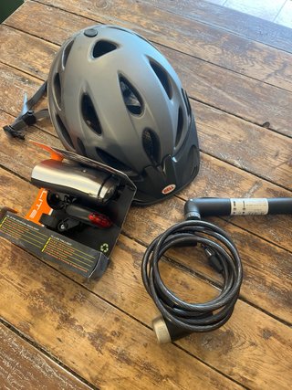 Bicicleta Kona Dew Negra con accesorios