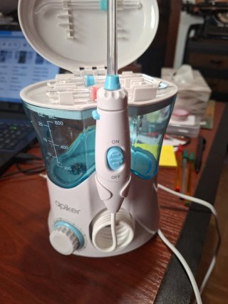 Irigator Bucal Apiker Azul y Blanco