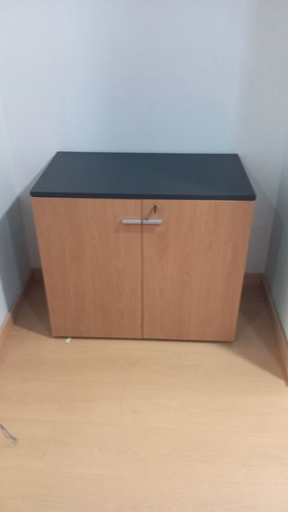 Armario bajo oficina con cerradura