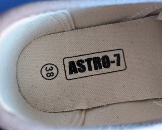 Zapatillas ASTRO-7 Talla 38 Nuevas