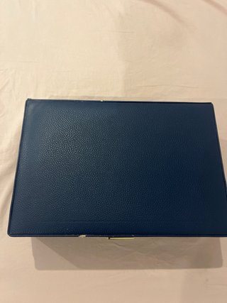 Joyero azul con detalles dorados