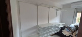 Vestidor modular blanco Ikea.