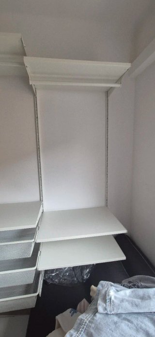 Vestidor modular blanco Ikea.