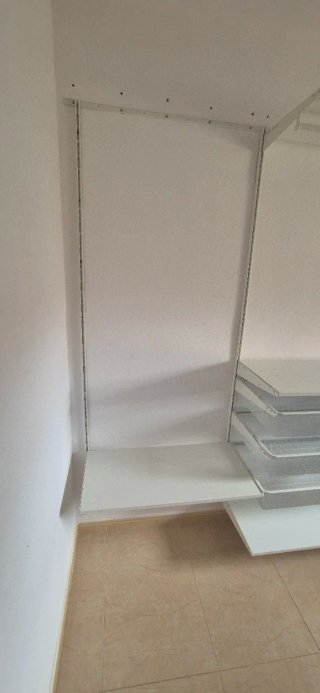 Vestidor modular blanco Ikea.