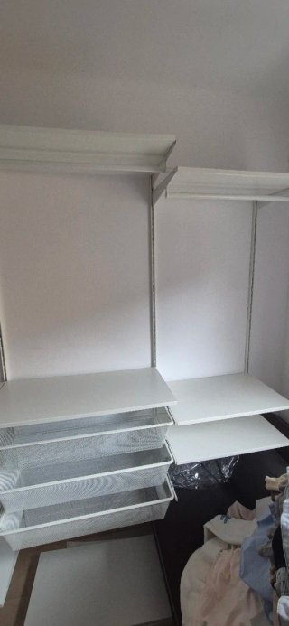 Vestidor modular blanco Ikea.