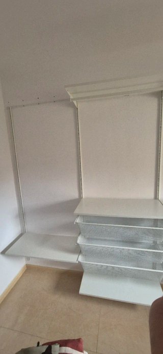 Vestidor modular blanco Ikea.