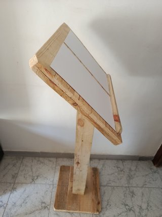 Atril madera hostelería