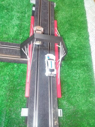 Puente Scalextric compact y carrera go. 3D