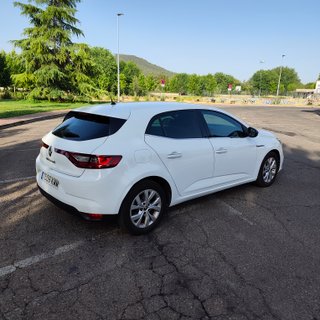RENAULT MEGANE AÑO 2018 LIMITE 1.2 PEGATINA C