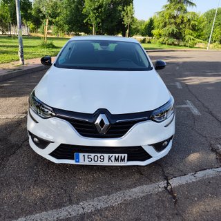 RENAULT MEGANE AÑO 2018 LIMITE 1.2 PEGATINA C