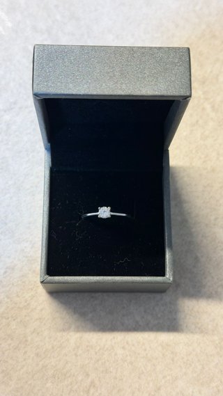 Anillo oro blanco diamante natural