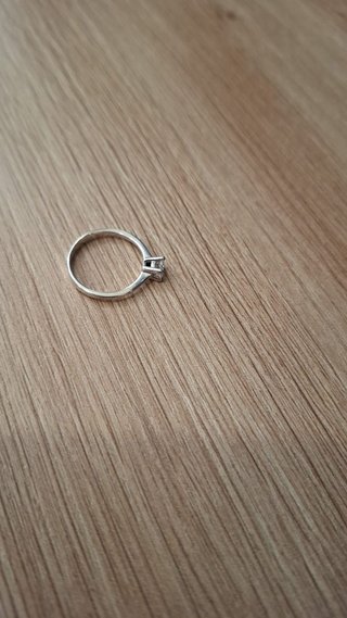 Anillo oro blanco diamante natural