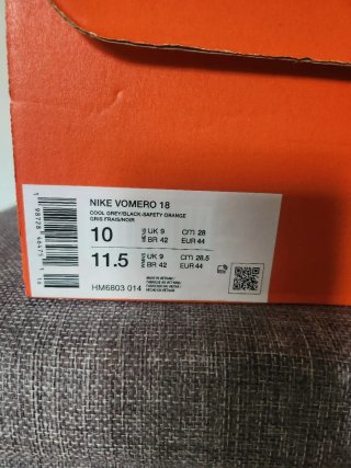 Nike Vomero 18 Talla 44 Gris Naranja