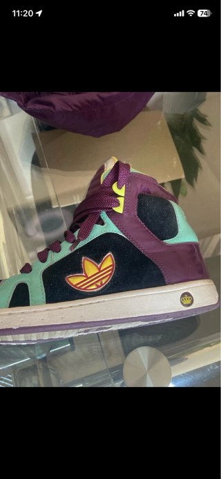 Conjunto Adidas Chaqueta y Zapatillas