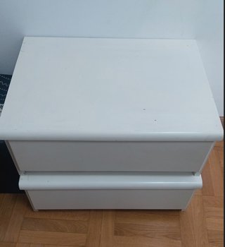 Cómodas blanca de madera