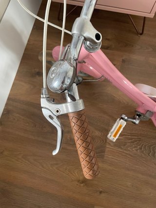 Bicicleta infantil rosa Bobbin