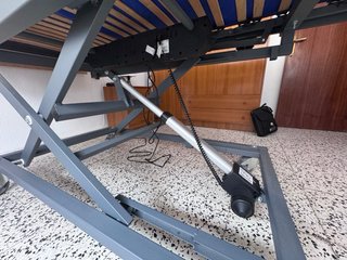Cama eléctrica elevable madera y metal