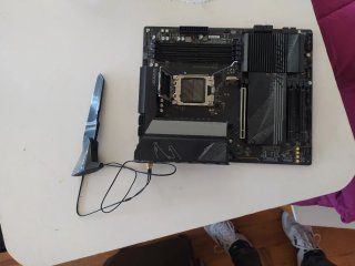 Placa Base X670 AORUS ELITE AX dañada falta in pin