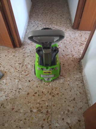 Correpasillos Molto verde con manillar