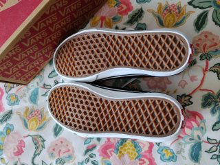 Zapatillas Vans Negras y Blancas
