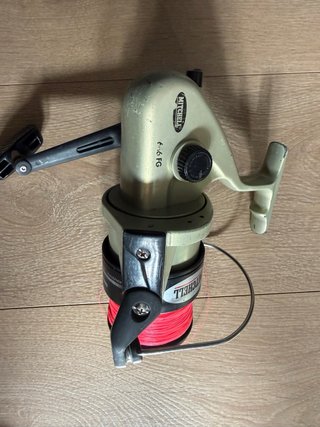 Carrete de pesca con hilo incluincluid Mitchell 6-