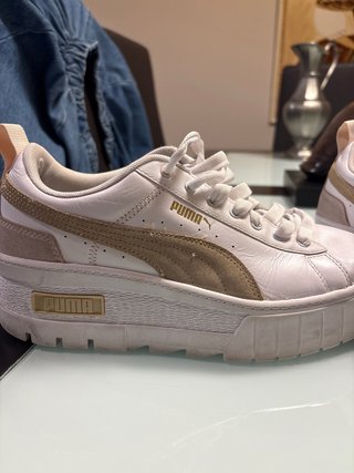 Zapatillas Puma Mujer Blancas y Doradas