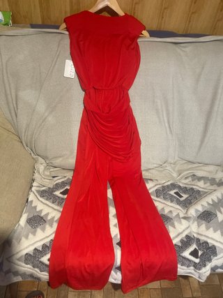 Mono rojo sin mangas