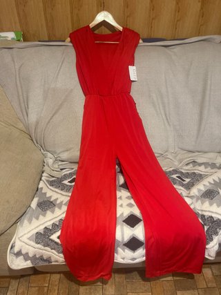 Mono rojo sin mangas