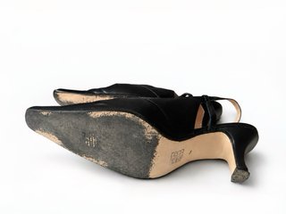 Zapatos negros tacón