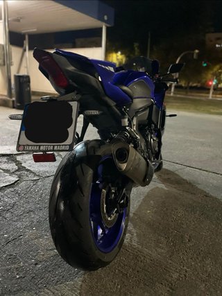 Yamaha R7 A2
