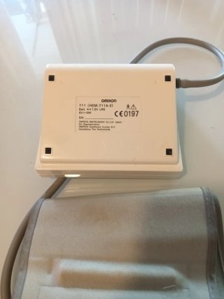 Tensiómetro OMRON 711 digital Automatic IS