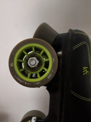 Patines 4 ruedas talla 32