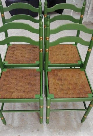Lote 4 Sillas Madera Verde con Detalles Dorados