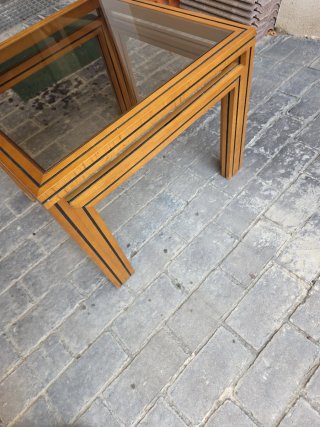 Mesa de centro de madera y cristal