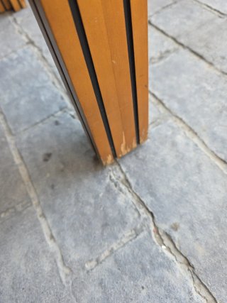 Mesa de centro de madera y cristal
