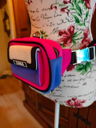 Riñonera Zara Azul y Rosa