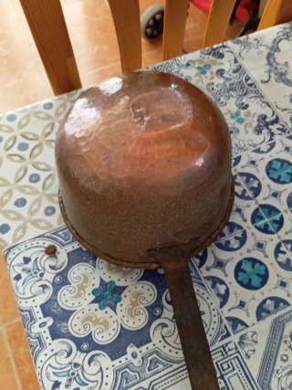 Cucharón antiguo cobre y hierro