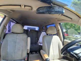 KIA Carnival 2010