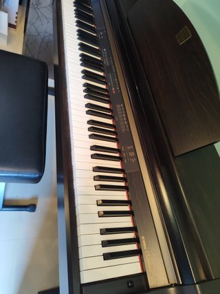 Piano Digital Yamaha Clavinova CLP 930 + Banqueta