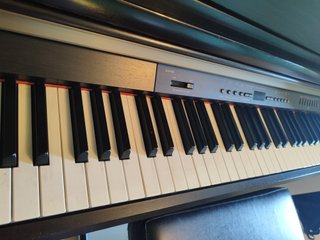 Piano Digital Yamaha Clavinova CLP 930 + Banqueta