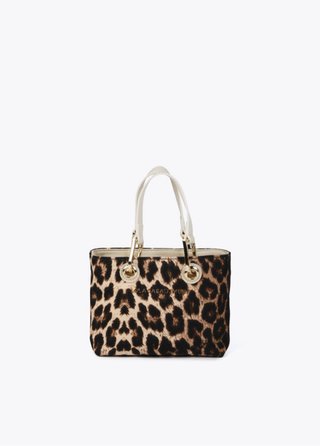 Bolso y gorra Lola Casademunt estampado animal