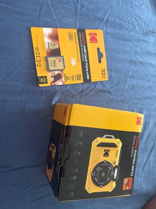 Cámara Kodak PIXPRO WPZ2+ tarjeta de 32GB blanca