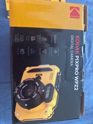 Cámara Kodak PIXPRO WPZ2+ tarjeta de 32GB blanca