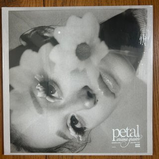SI ENVÍO Ariana Grande-Petal vinilo LP limitado