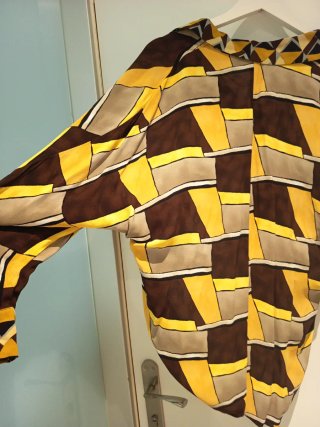 Camisa estampada geométrica