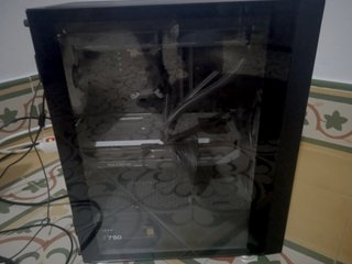 AMD Ryzen 7 9800X3D / 32GB / 2TB SSD / RX 9070 XT