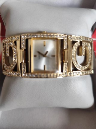Reloj Guess Dorado
