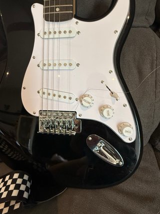 Pack Guitarra Eléctrica + Amplificador