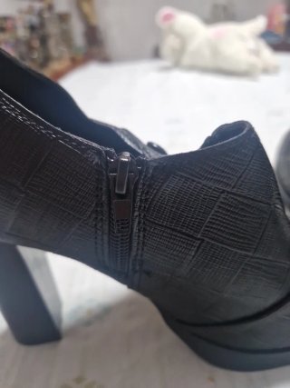 Zapatos de tacón estilo antiguo sin usar